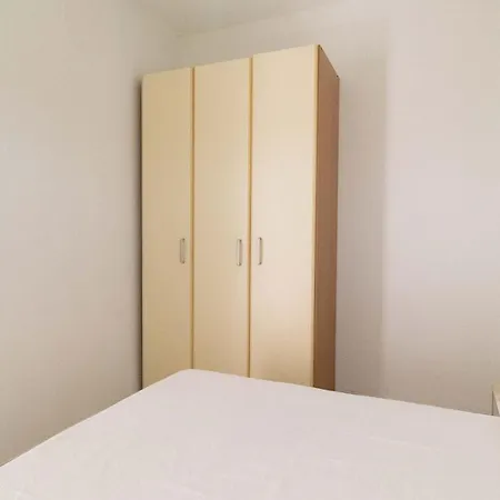 Residenza La Pineta オロゼーイ